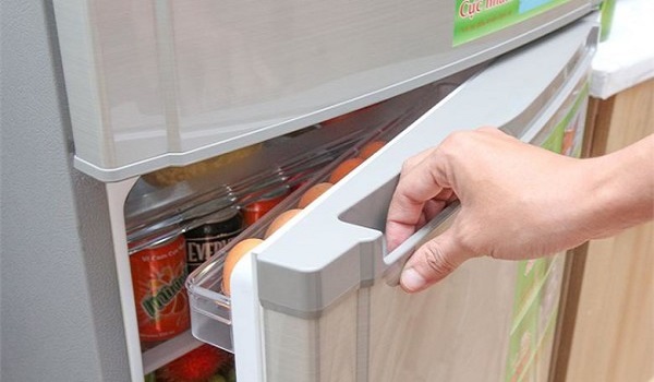 cách xử lý cửa tủ lạnh không thể đóng kín